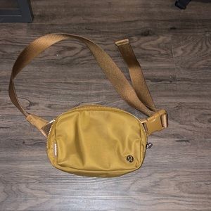 Lululemon Everywhere Belt Bag 1L
